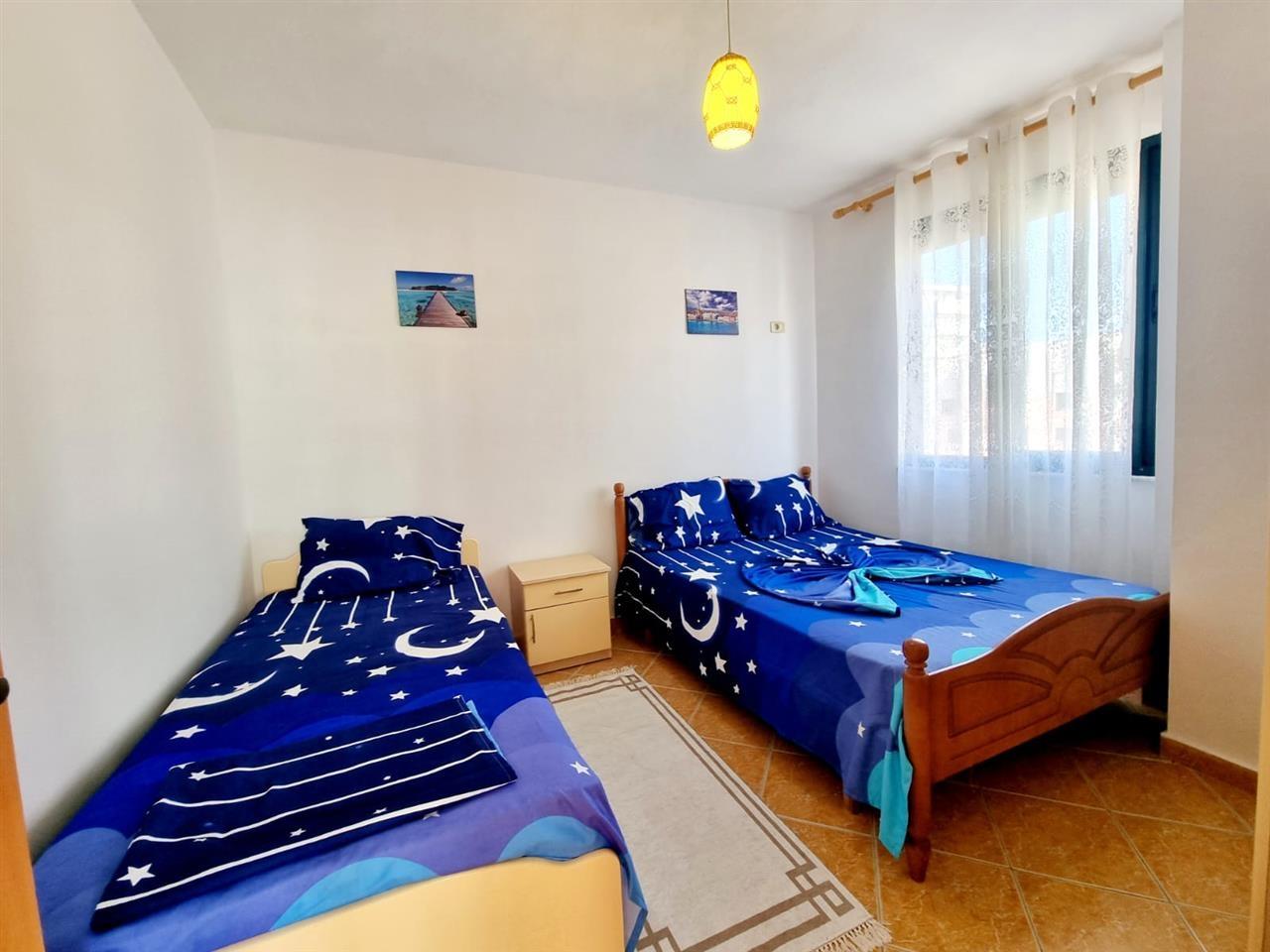 GOLEM ME QERA DITORE 1+1