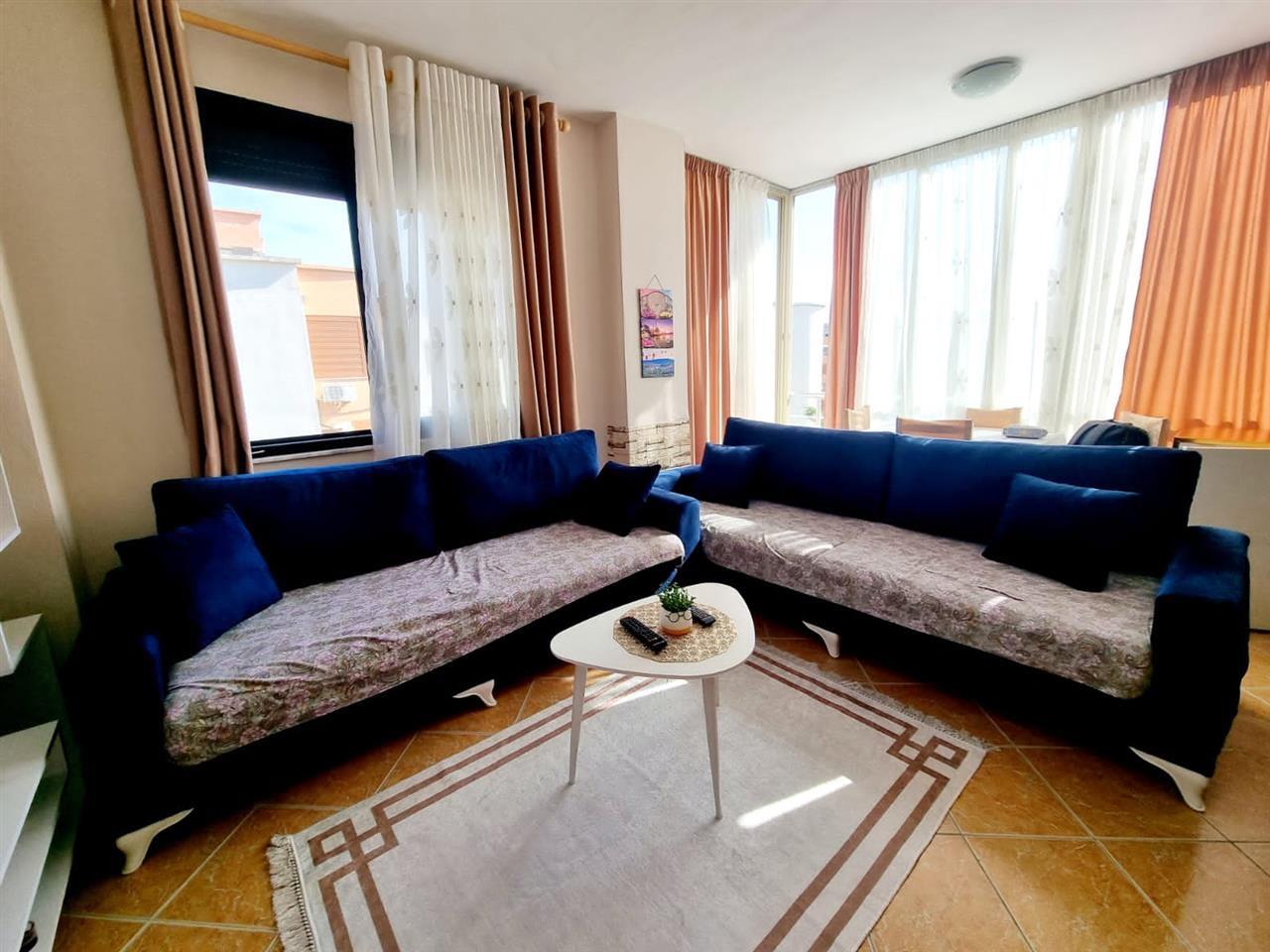 GOLEM ME QERA DITORE 1+1