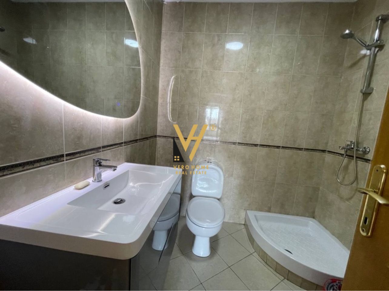 APARTAMENT 2+1+2 ME QERA TE RR E KAVAJES 850 EURO