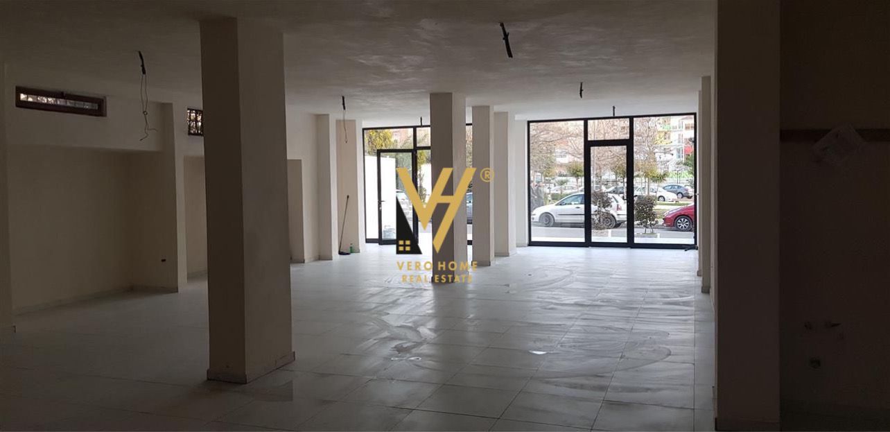 JEPET AMBIENT 145 M2 ME QERA TEK BRRYLI 1.500 EURO