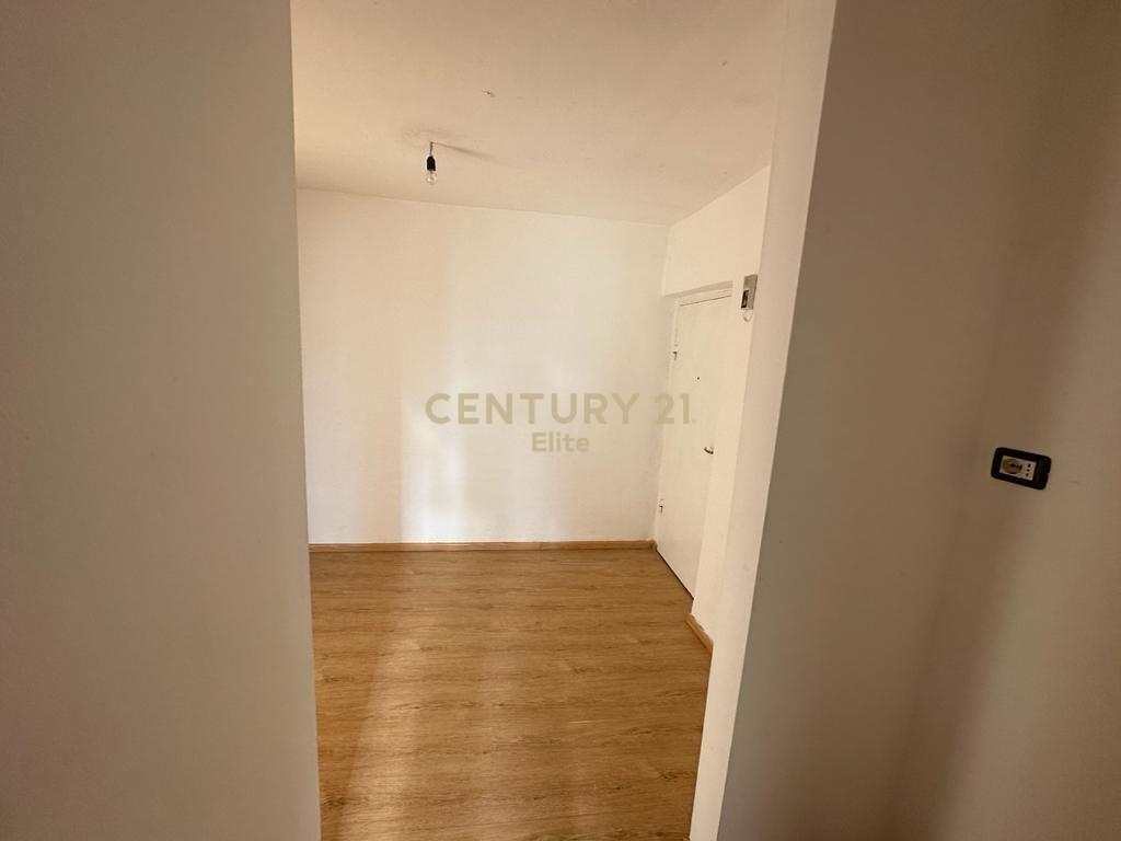 JEPET ME QIRA APARTAMENT 1 + 1 TEK KOMUNA E PARISIT.EL98640