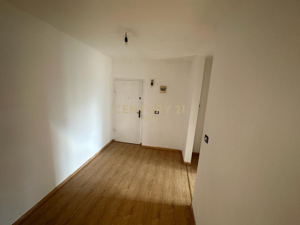 JEPET ME QIRA APARTAMENT 1 + 1 TEK KOMUNA E PARISIT.EL98640