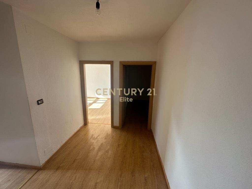 JEPET ME QIRA APARTAMENT 1 + 1 TEK KOMUNA E PARISIT.EL98640