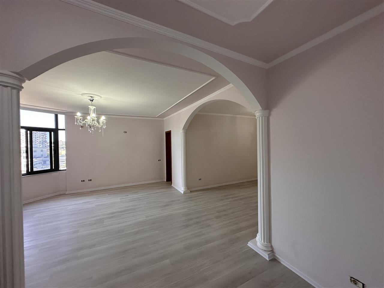 Apartment 2+1+2 tualete / Drejtoria e Policise