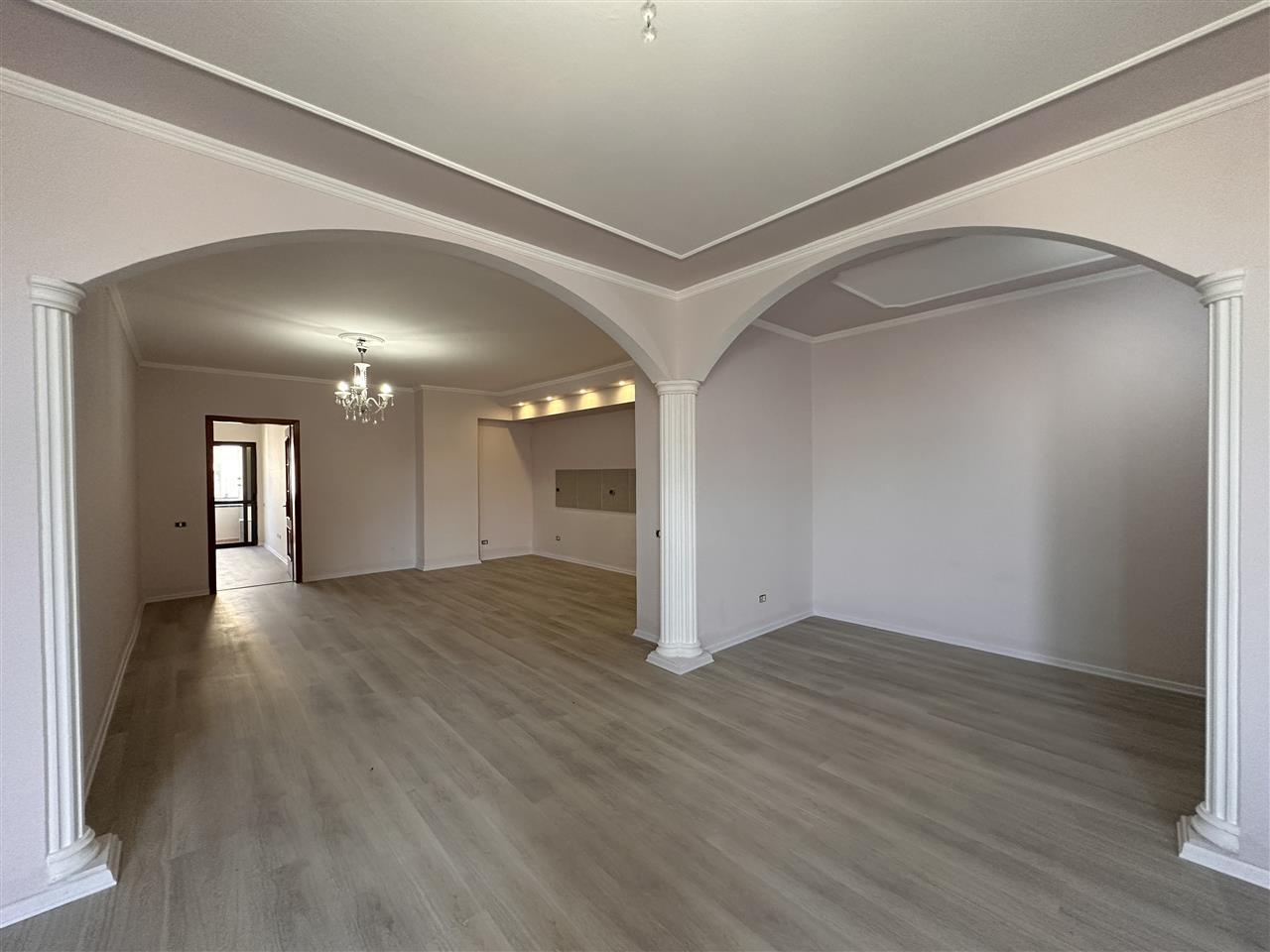 Apartment 2+1+2 tualete / Drejtoria e Policise