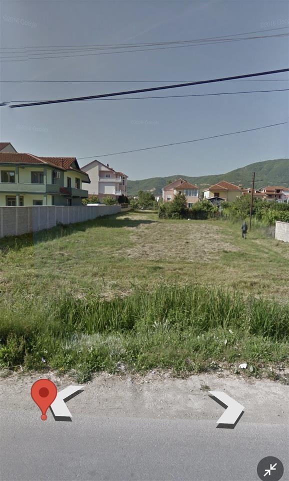 Shitet toke ne Pogradec