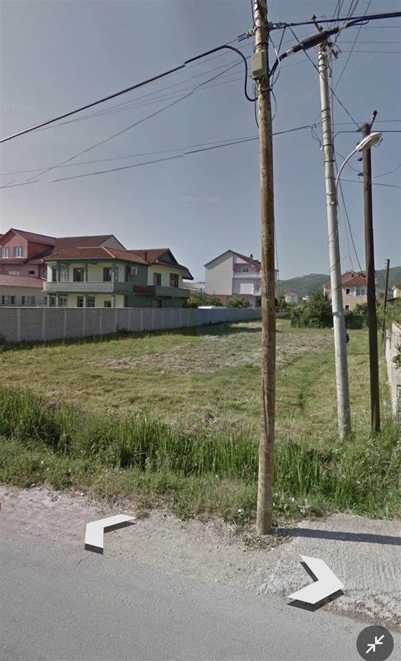 Shitet toke ne Pogradec