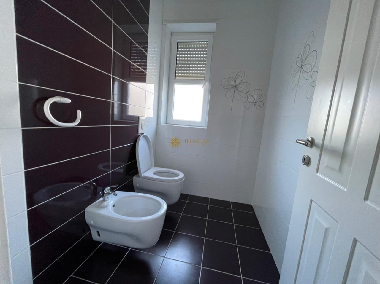 VILË ME QERA, ROLLING HILLS