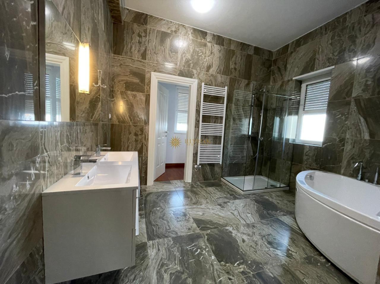 VILË ME QERA, ROLLING HILLS