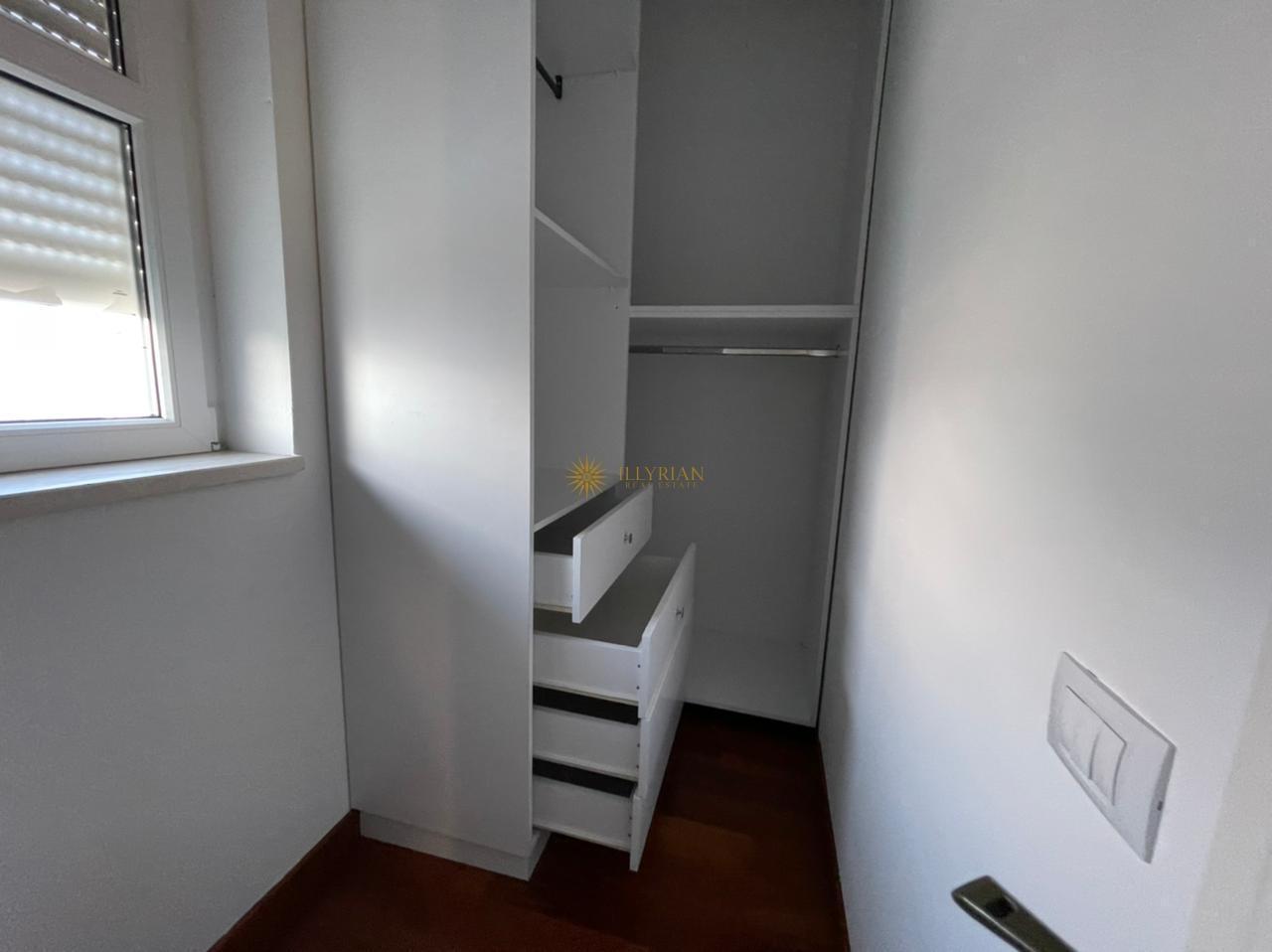 VILË ME QERA, ROLLING HILLS