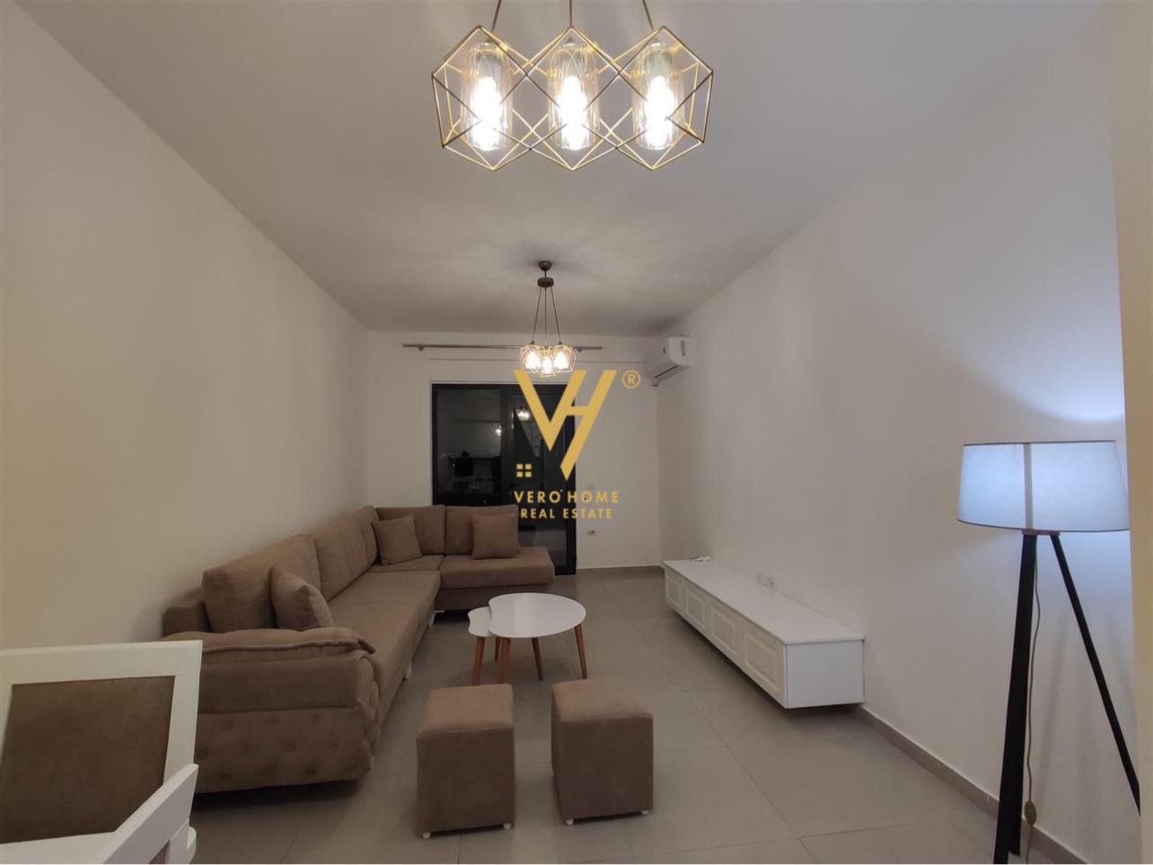 JEPET APARTAMENT 1+1 ME QERA TE UNAZA E RE 450EURO