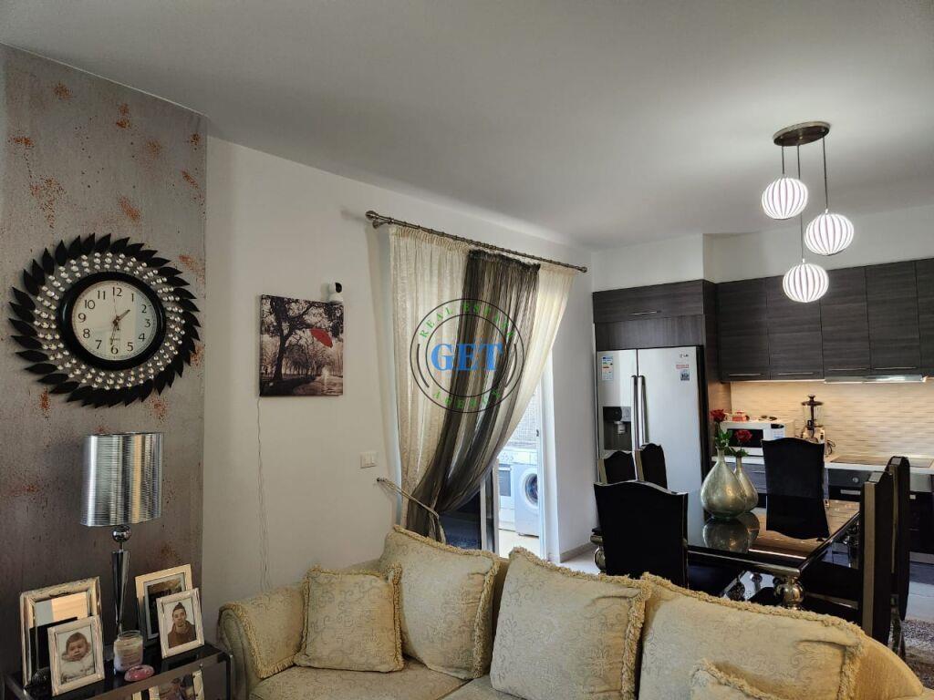 Shiten 2 apartamente, Shkembi i Kavajes, Durres