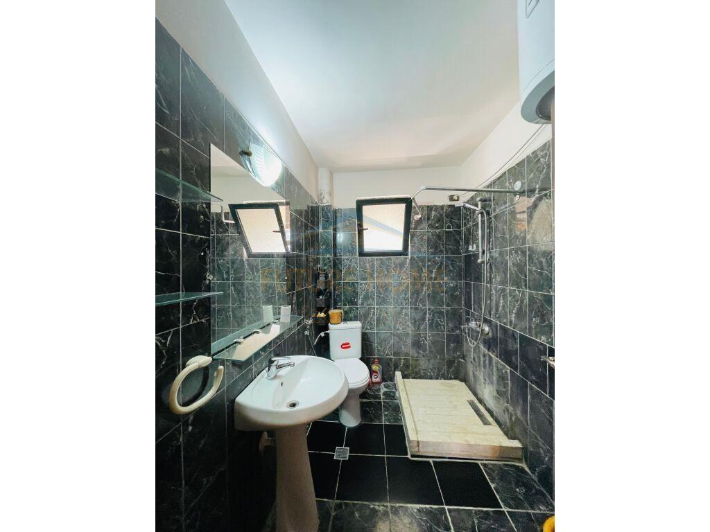 Shitet, Apartament 1+1, 21 Dhjetori.