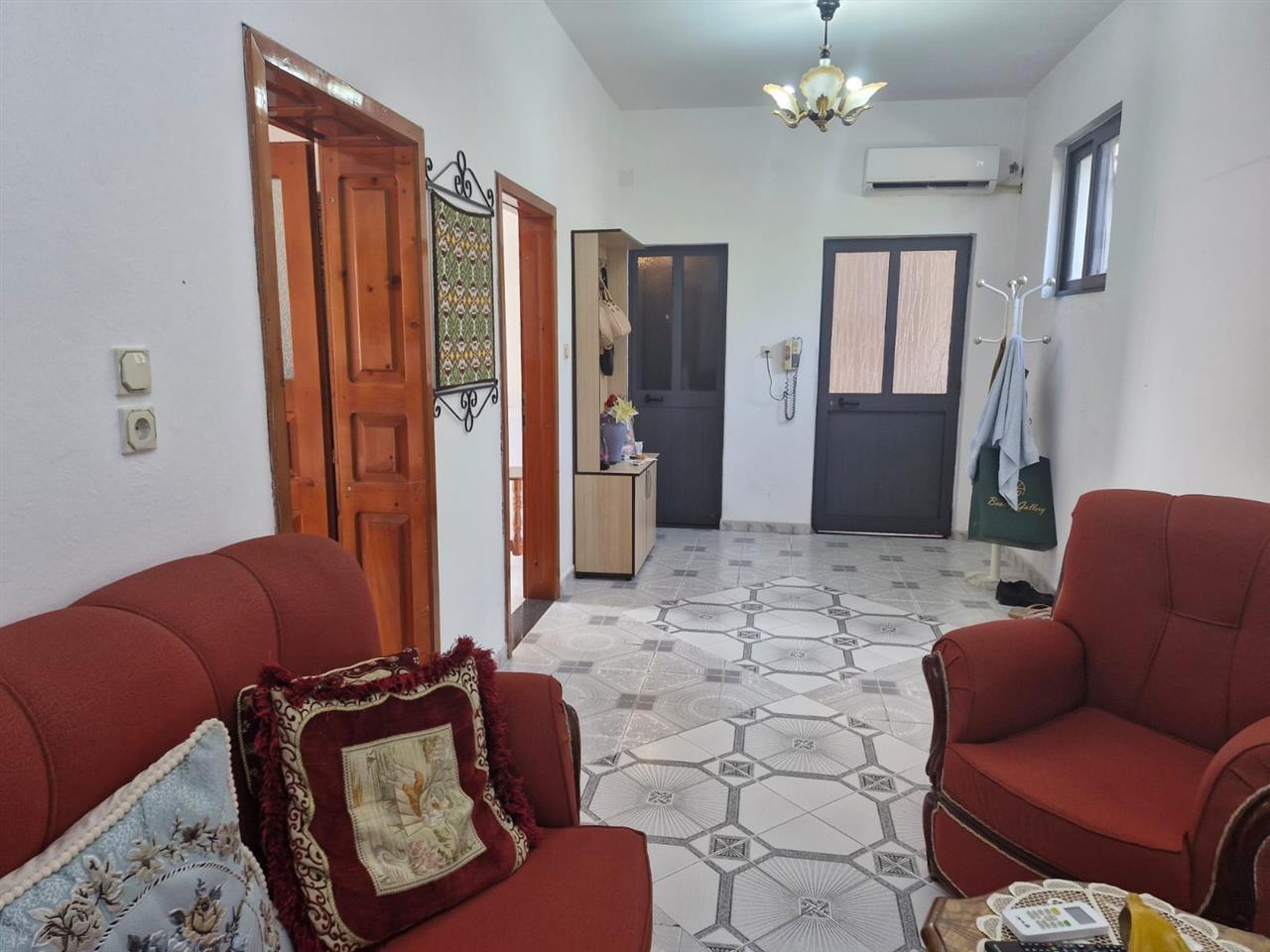 Jepet me qira apartament 1+1 ne Shkozet!