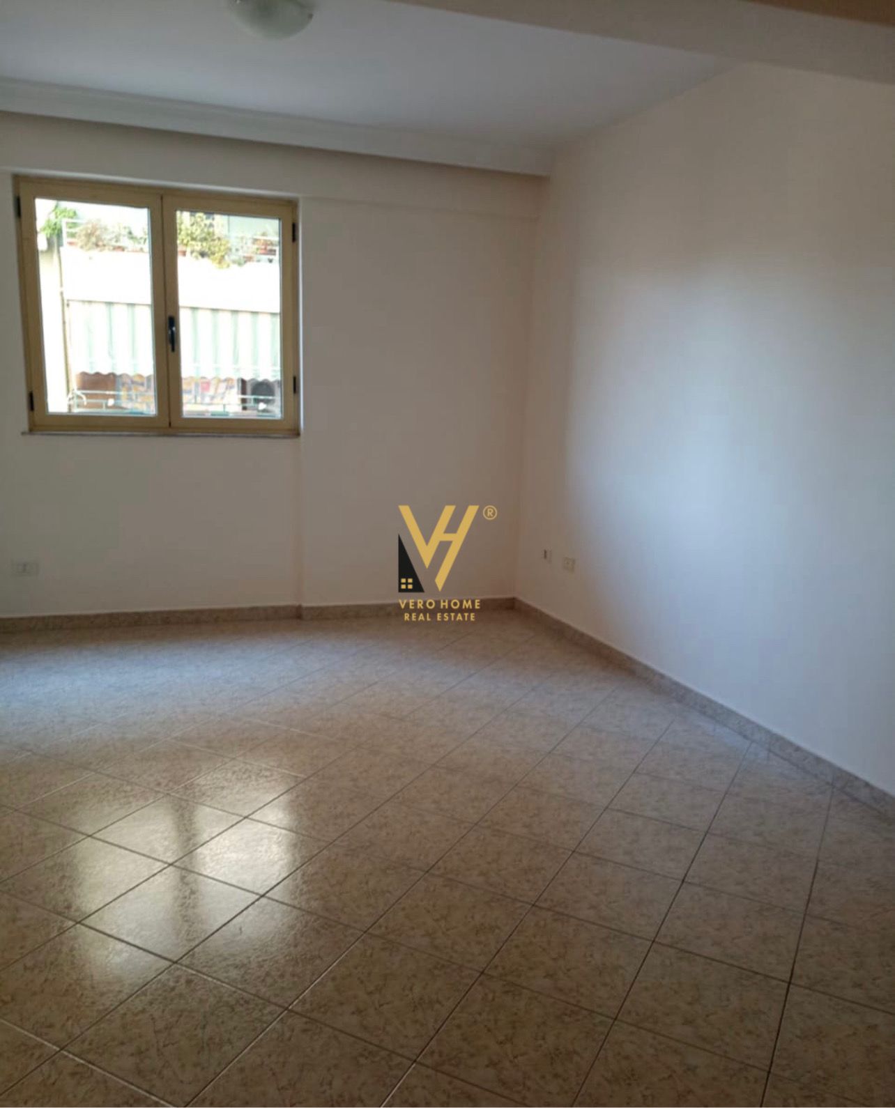 JEPET APARTAMENT 1+1 ME QERA TE MYSLYM SHYRI 450 E