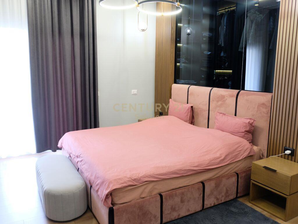 Qira | Apartament 3+1+2+2 Garazhe | Liqeni i Thate 220 m2