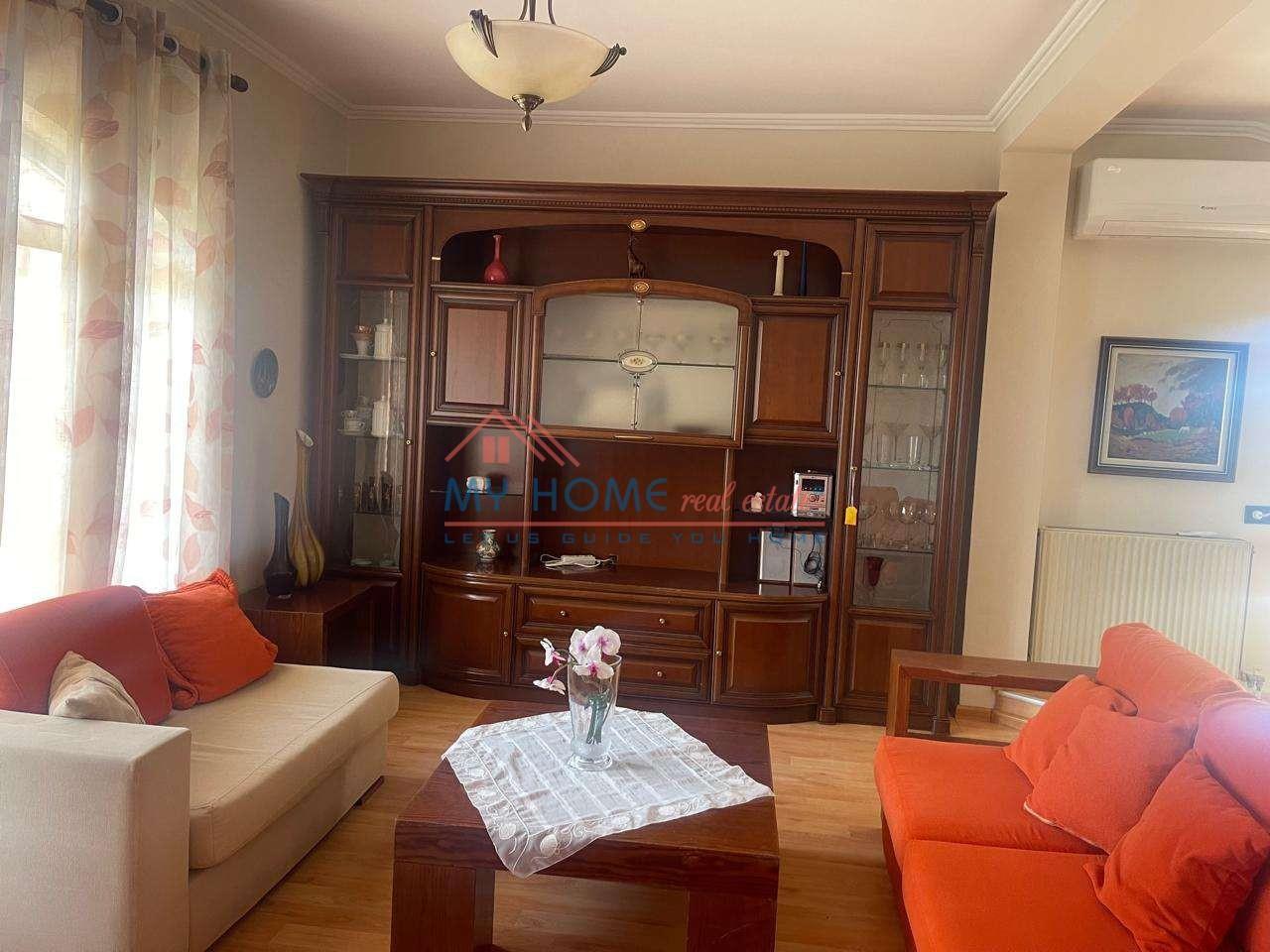 Apartament 3+1 me qera tek Rruga e Barrikadave