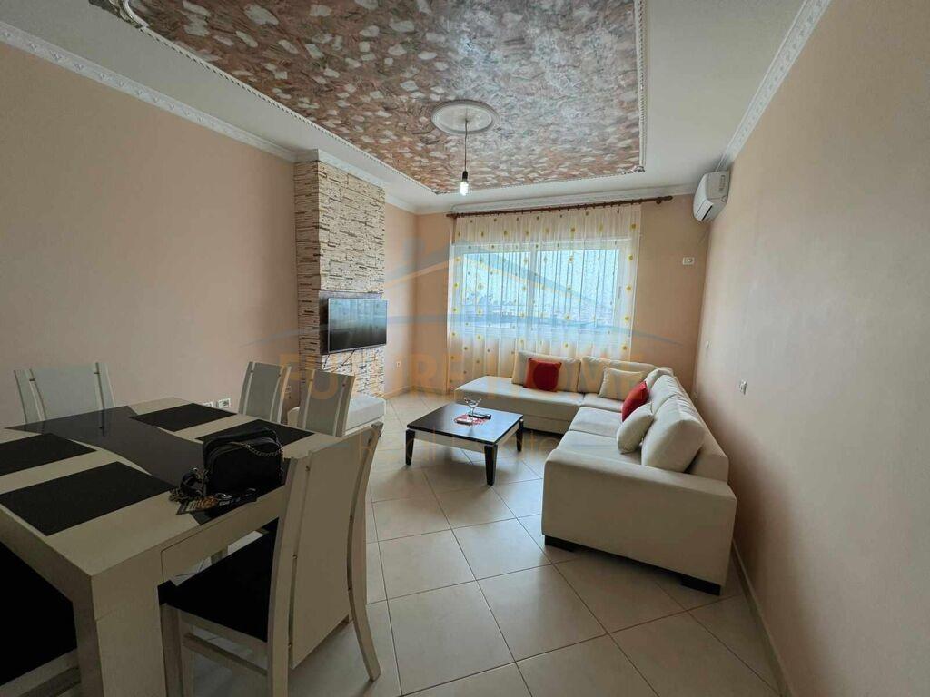 Qera, Apartament 2+1, Stacioni i Trenit. 600 €