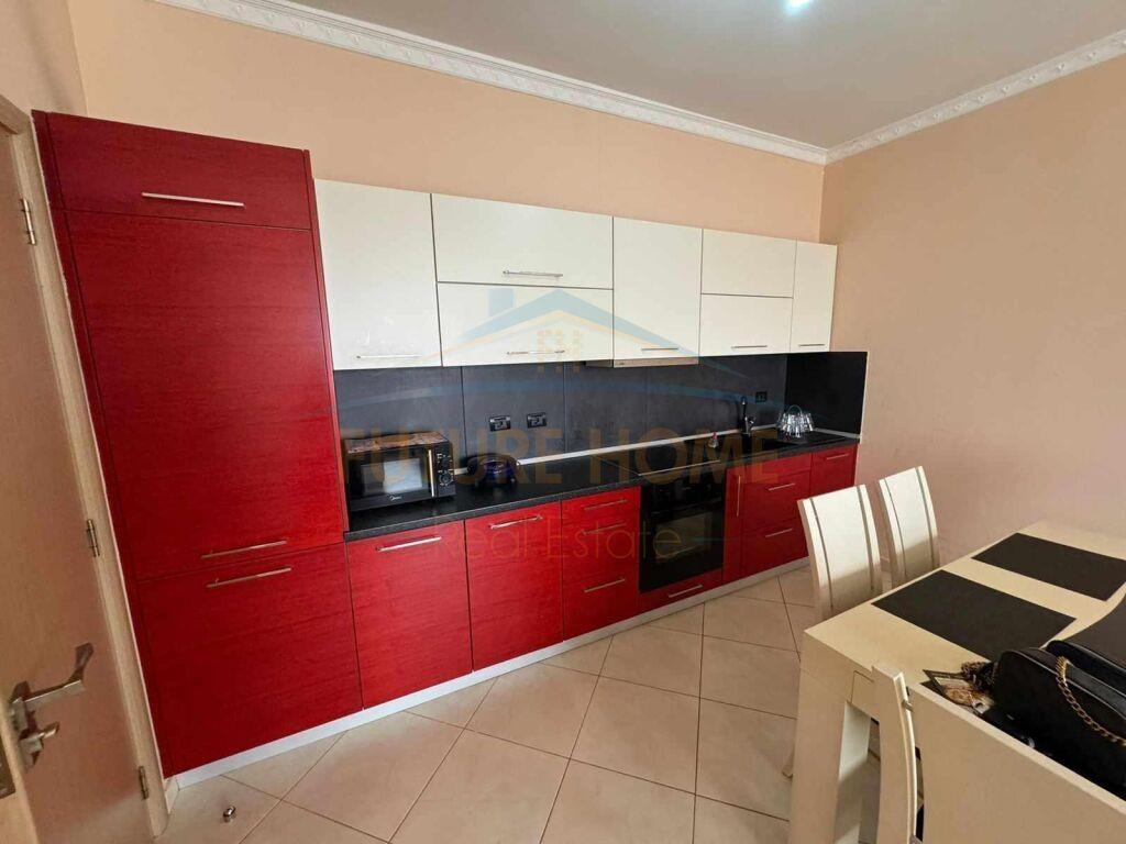 Qera, Apartament 2+1, Stacioni i Trenit. 600 €