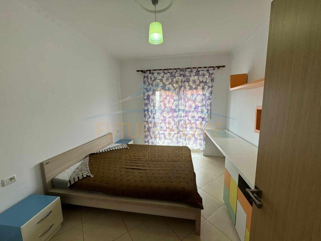 Qera, Apartament 2+1, Stacioni i Trenit. 600 €