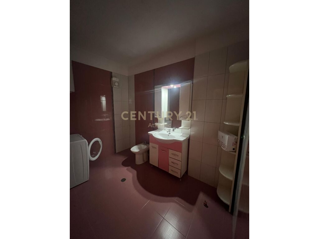 JEPET ME QIRA APARTAMENT 2+1+2T NE VOLLGA!