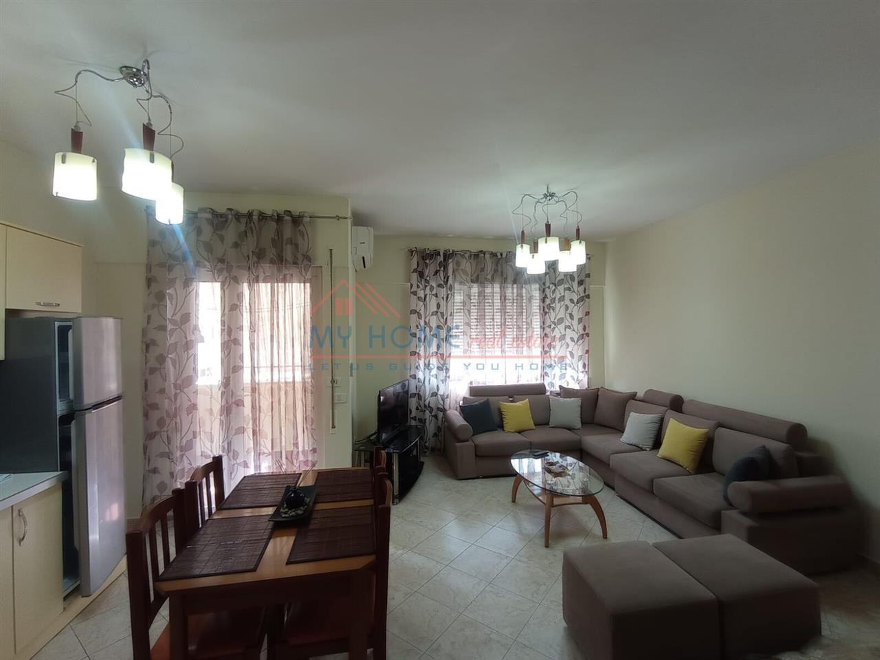 Apartament 2+1 me qira tek Komuna e Parisit