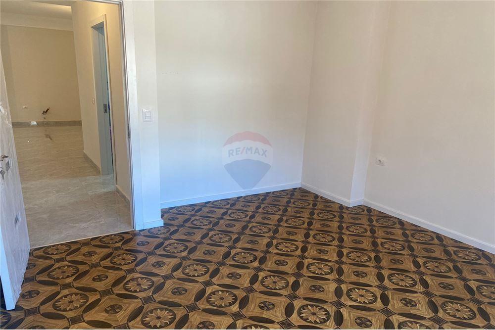 Apartament 2+1 per shitje ne Qender!