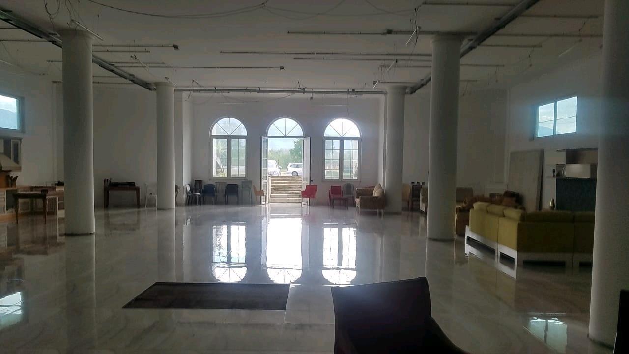 Qera, Shitje Ambjente Biznesi Qereke