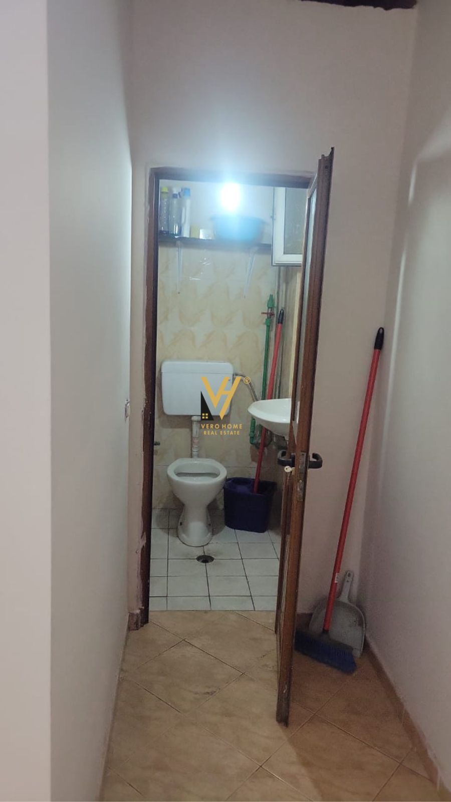 JEPET DYQAN ME QERA TE RR BABE REXHA 35.000 LEKE