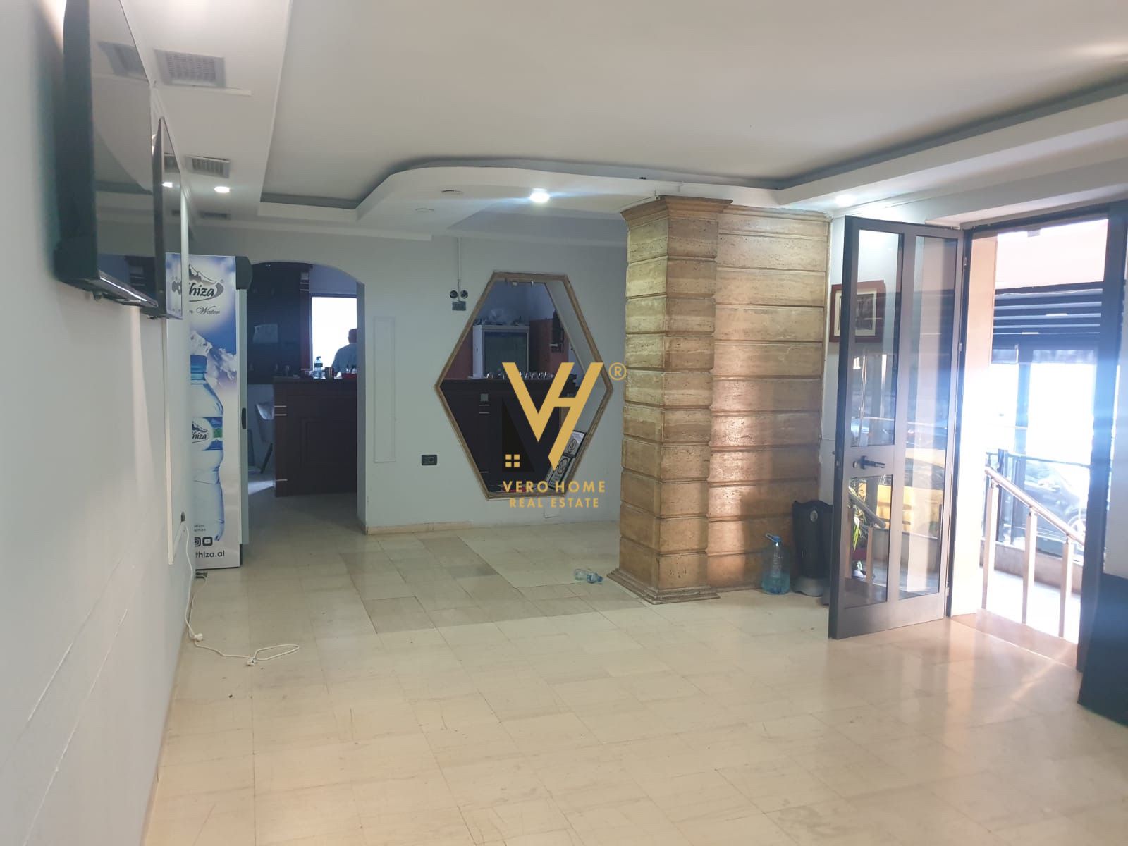 JEPET DYQAN 110 M2 ME QERA TE RRUGE FORTUZI 1.000E