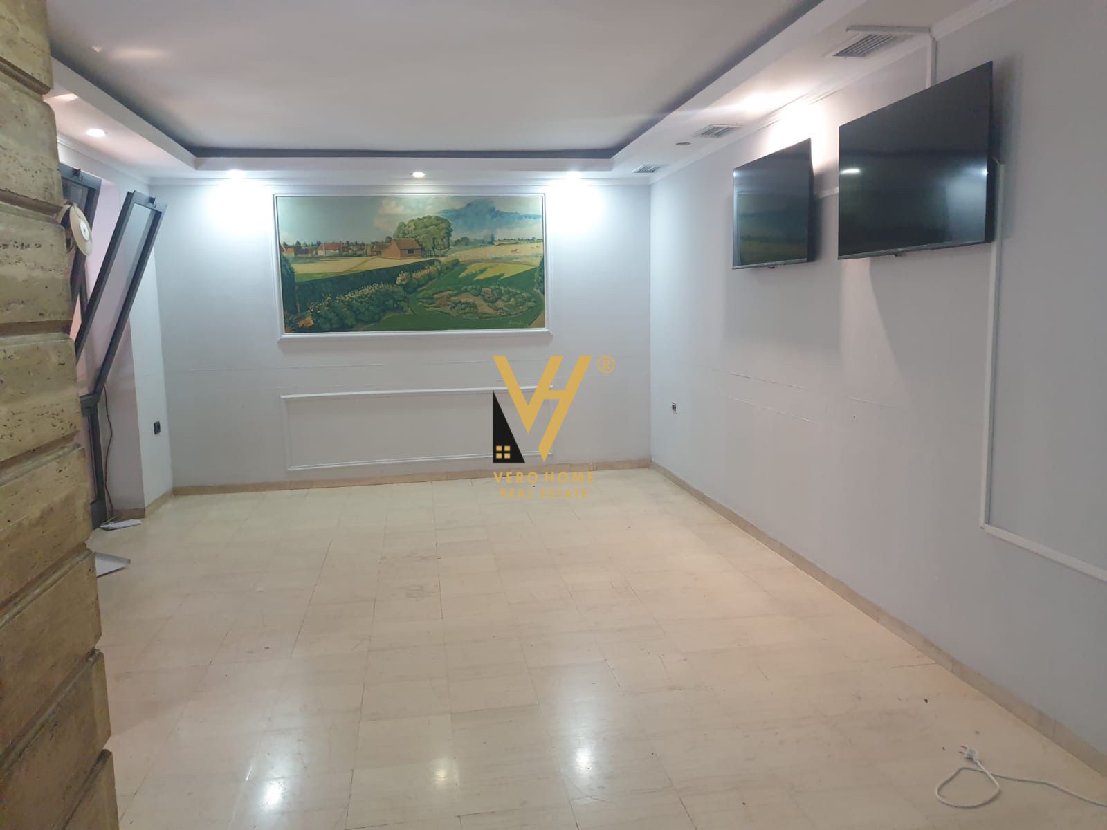 JEPET DYQAN 110 M2 ME QERA TE RRUGE FORTUZI 1.000E