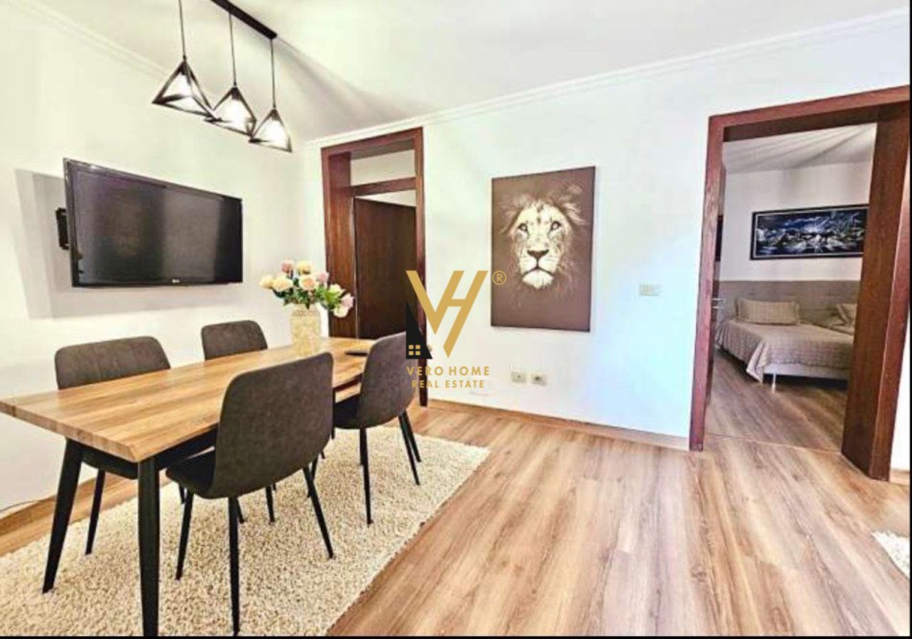 JEPET APARTAMENT 2+1+BLK ME QERA NE QENDER 700 EUR