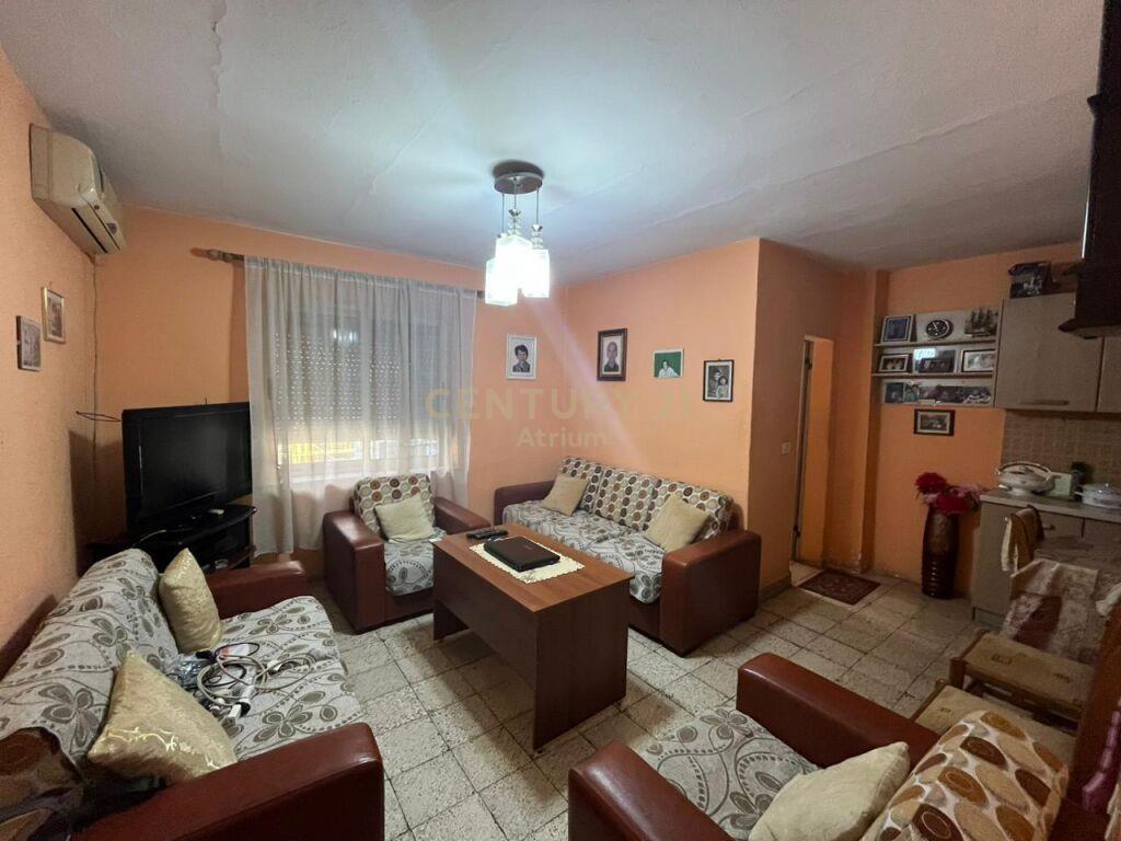 Apartament 2+1 për Shitje në Rrugen e Durrësit, Tiranë – 135