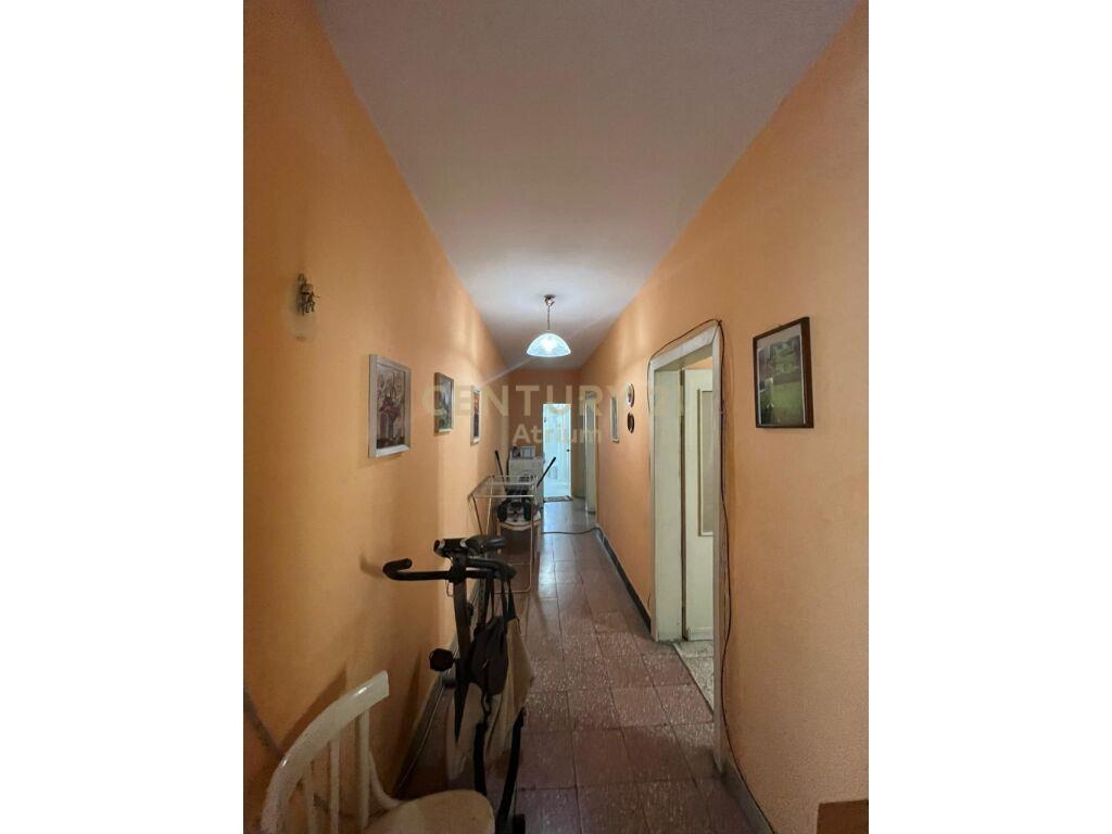 Apartament 2+1 për Shitje në Rrugen e Durrësit, Tiranë – 135