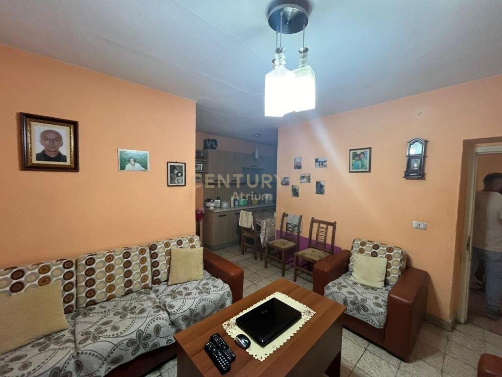 Apartament 2+1 për Shitje në Rrugen e Durrësit, Tiranë – 135