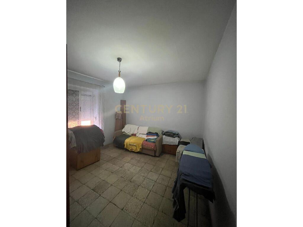 Apartament 2+1 për Shitje në Rrugen e Durrësit, Tiranë – 135