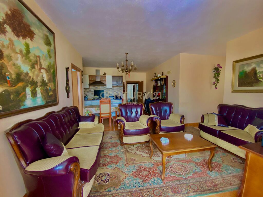 SHITET APARTAMENT 2+1+2T PRAN STADIUMIT / DURRES