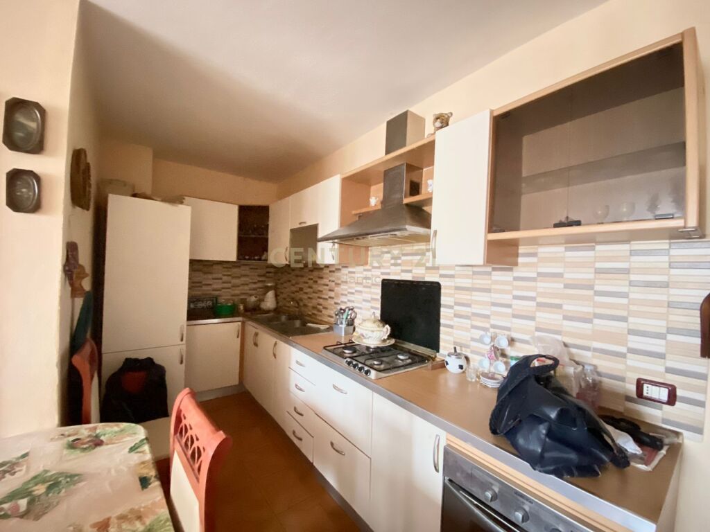 SHITET APARTAMENT 2+1+2T PRAN STADIUMIT / DURRES