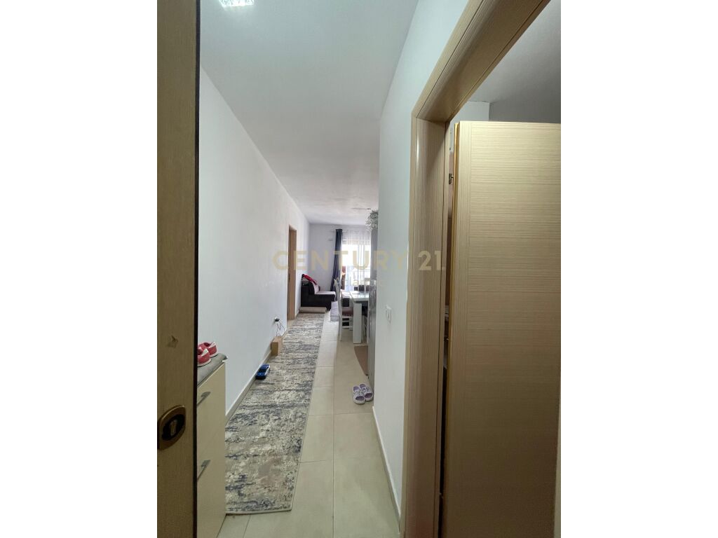 SHITET APARTAMENT 1+1 PRANE STADIUMIT