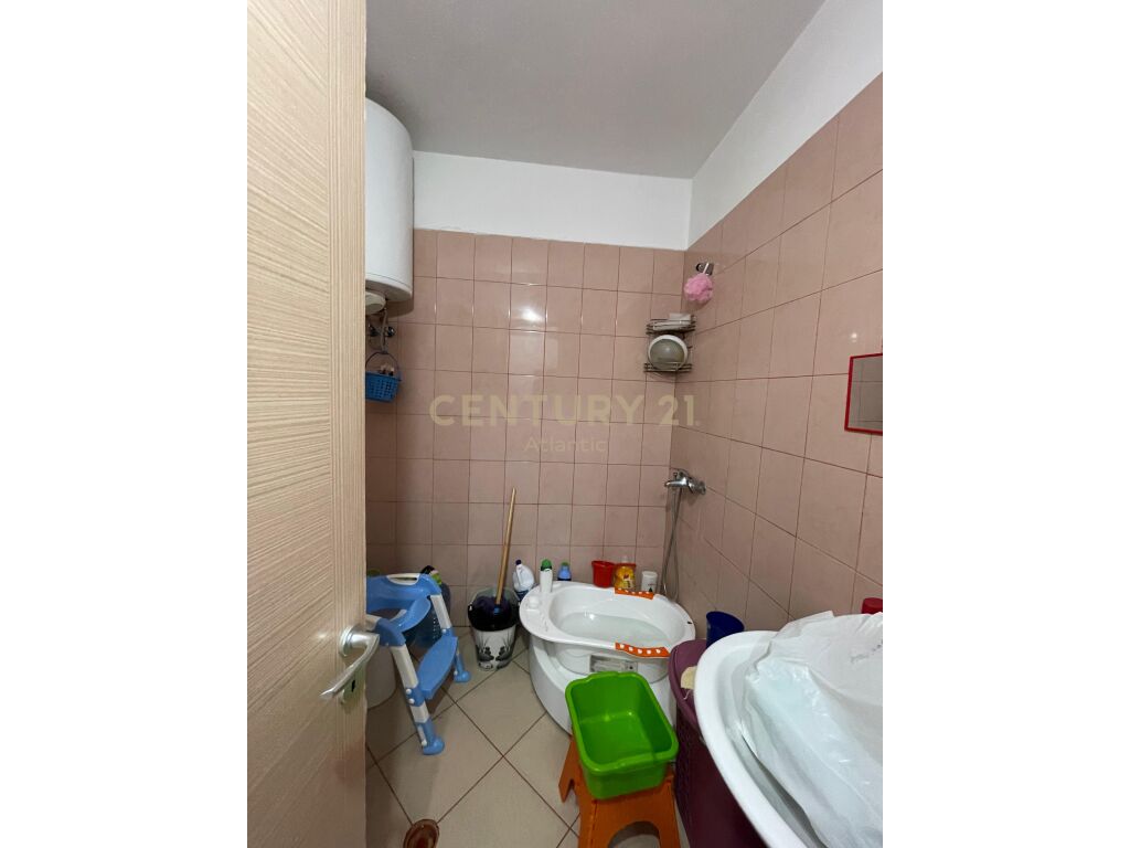 SHITET APARTAMENT 1+1 PRANE STADIUMIT