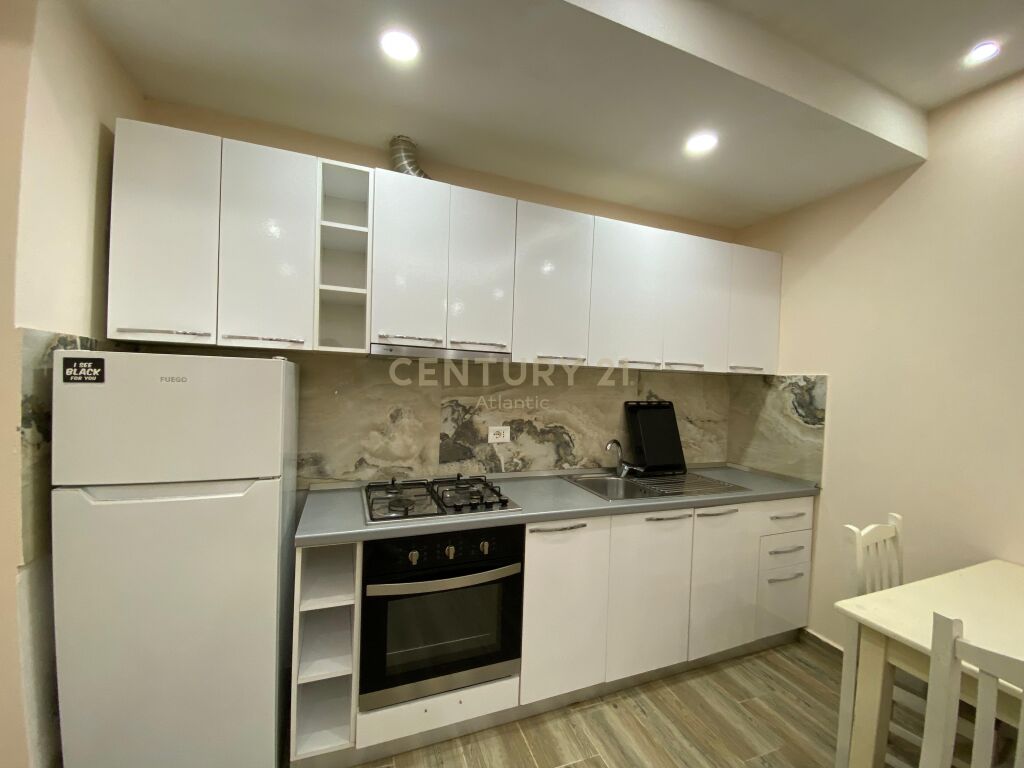 JEPET ME QERA APARTAMENT 1+1 PRANE MUZEUMIT DURRES