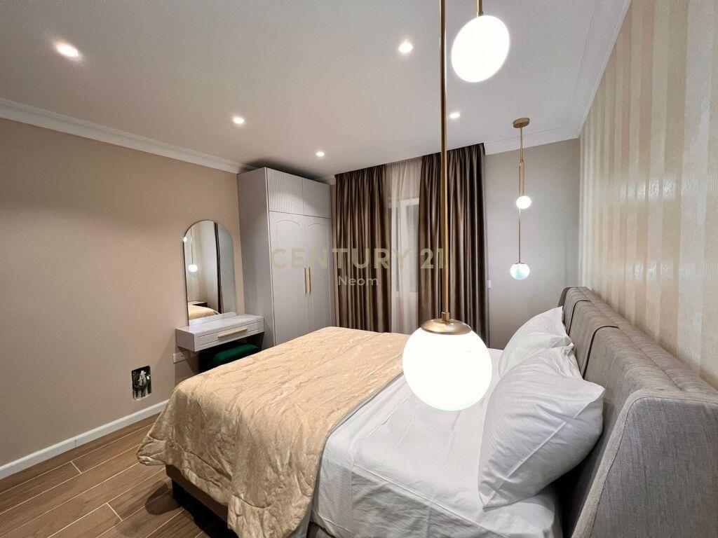 QIRA, APARTAMENT 2+1+2 TE REZIDENCA KURORA, KOPSHTI BOTANIK!