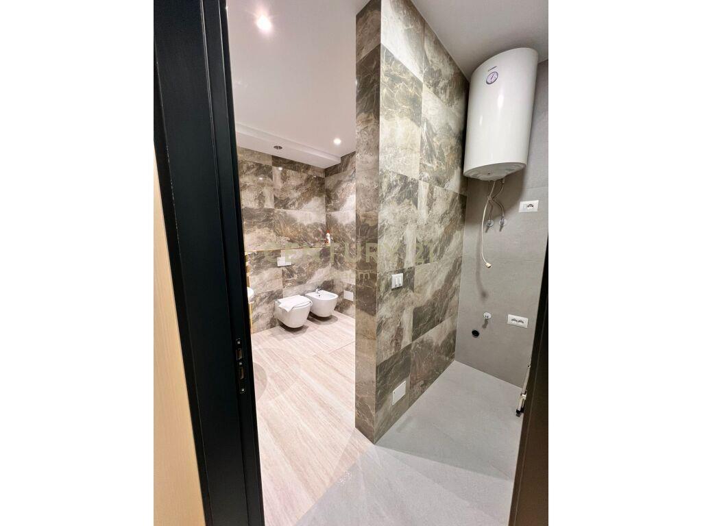 QIRA, APARTAMENT 2+1+2 TE REZIDENCA KURORA, KOPSHTI BOTANIK!