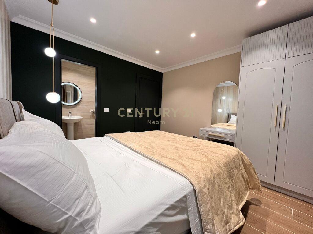 QIRA, APARTAMENT 2+1+2 TE REZIDENCA KURORA, KOPSHTI BOTANIK!