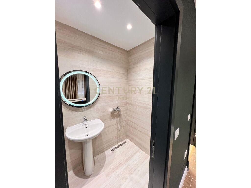 QIRA, APARTAMENT 2+1+2 TE REZIDENCA KURORA, KOPSHTI BOTANIK!