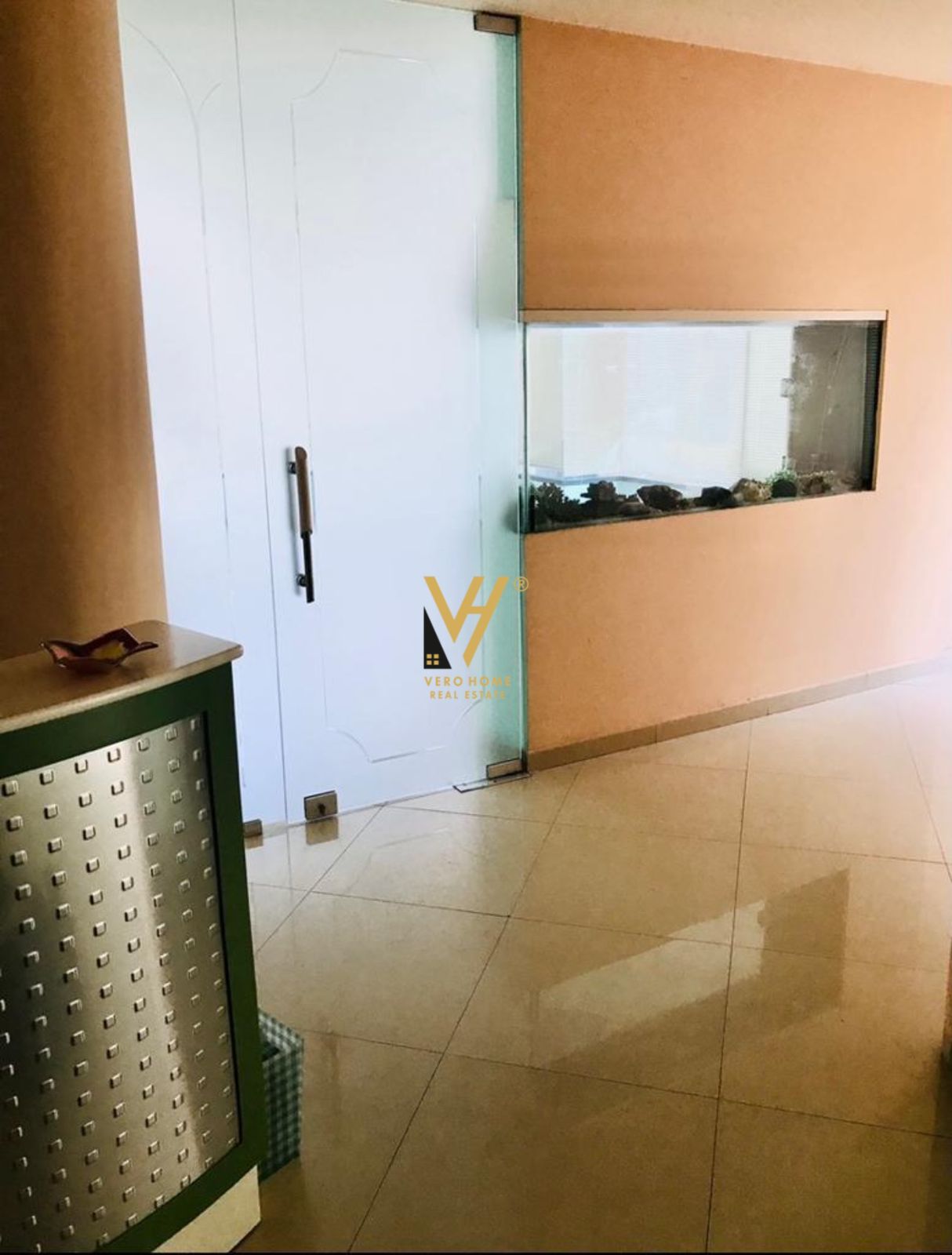 JEPET ZYRE 95M2 ME QERA TE STADIUMI DINAMO 1.500 E