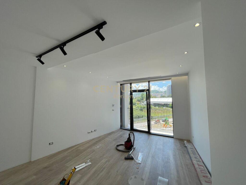 JEPET ME QIRA APARTAMENT 1+1 + POST PARKIMI TEK LAKE VIEW