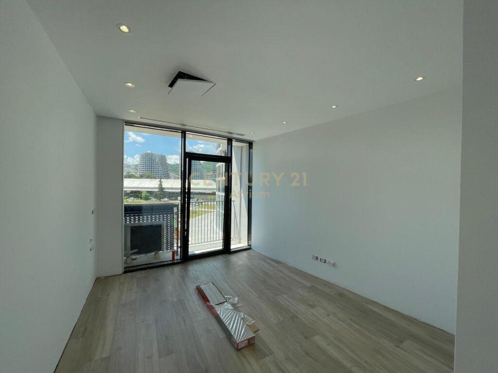 JEPET ME QIRA APARTAMENT 1+1 + POST PARKIMI TEK LAKE VIEW