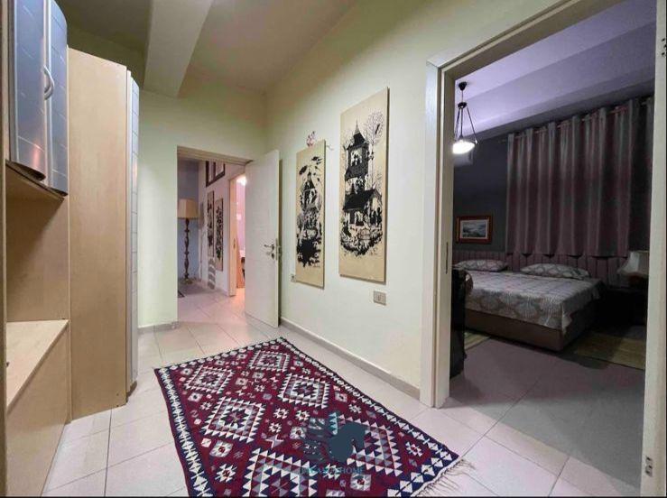 Jepet Me Qera Apartament 2+1 Tek Bulevardi Zogu I [ID PV0479