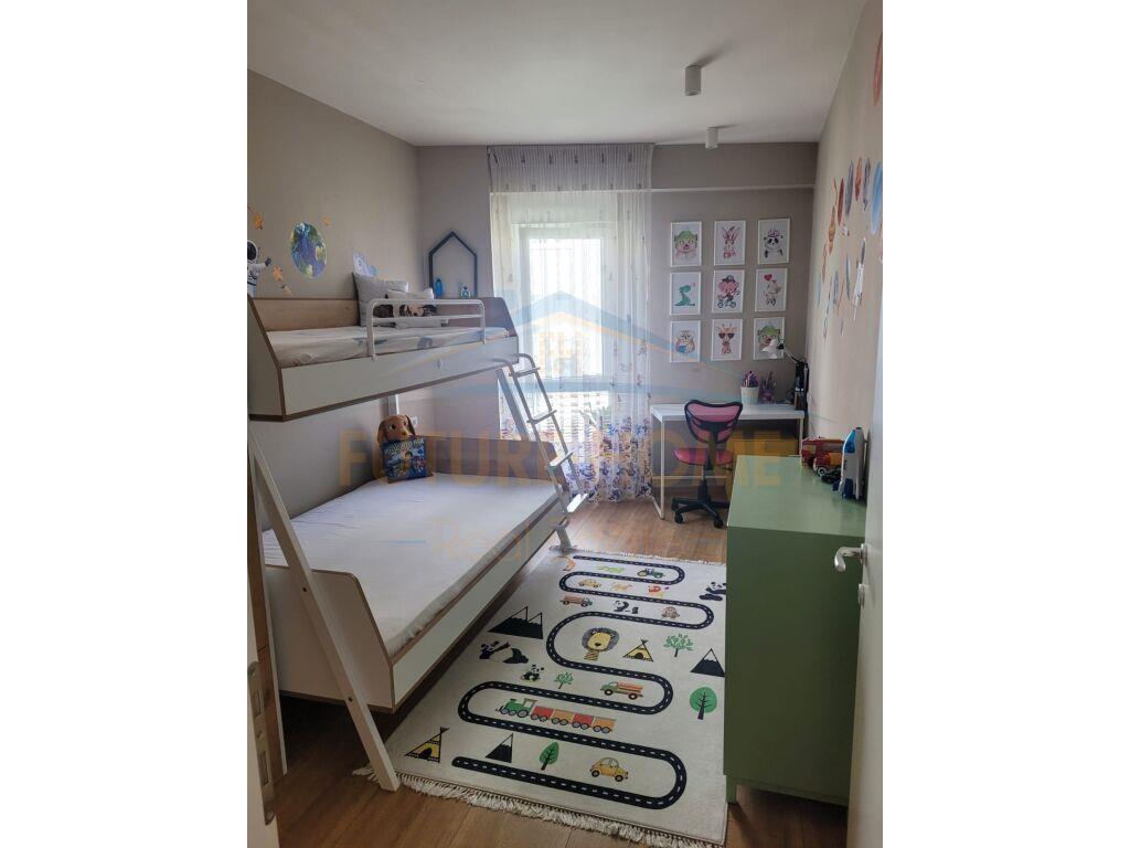 Qera, Apartament 2+1, Ish Parku i Autobuzave PRO43754